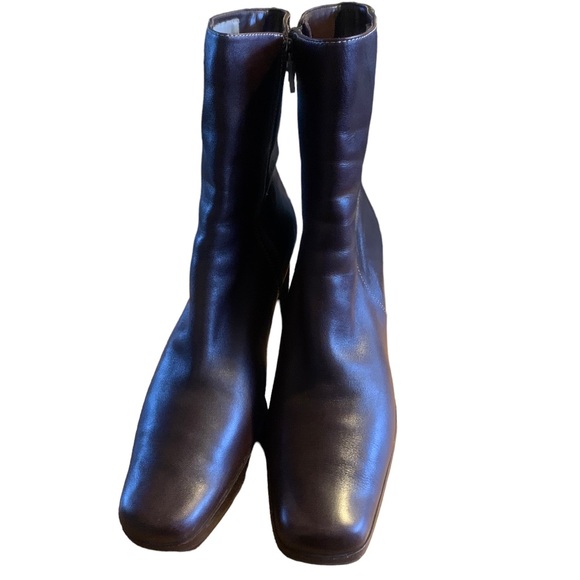 Anne Klein Women’s Brown Ankle Side Zip Boots Size 10 - Picture 3 of 12